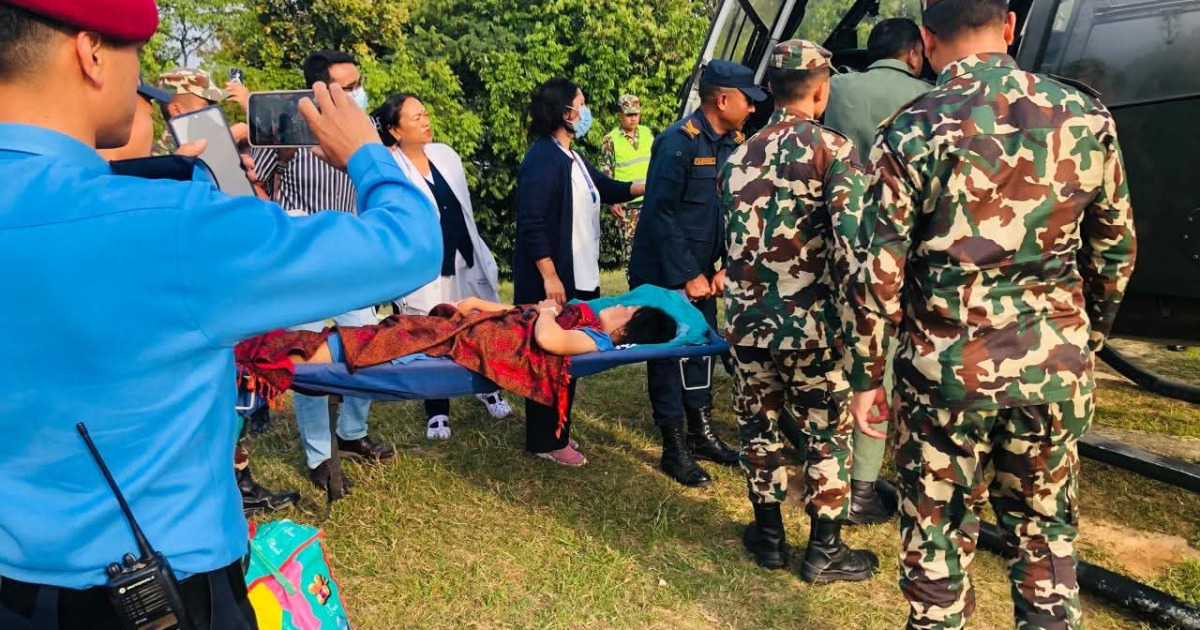 जटिल प्रसुति समस्यामा परेकी महिलाको हेलिकोप्टरबाट उद्धार