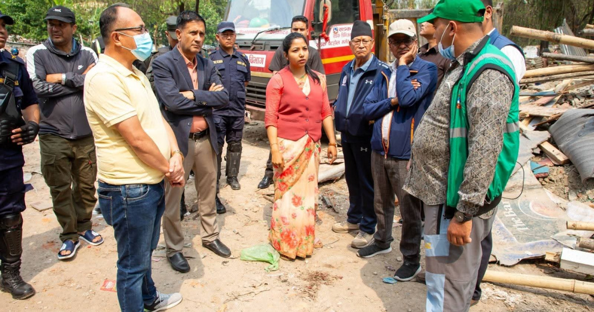 खाली गराइएको सुकुम्बासी  बस्ती क्षेत्र संरक्षण गर्न तारबार लगाउने